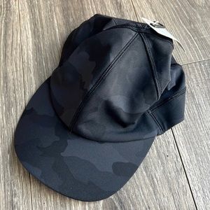 Lululemon new women’s black camo hat License to Train M/L medium large